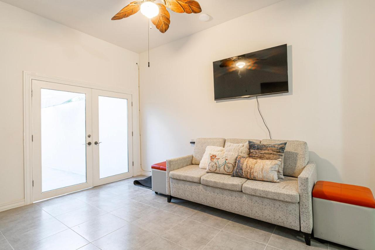 2 Br/ 1 Ba Home, Sleeps 10, 1 Min Walk To Rosarito Beach Dış mekan fotoğraf